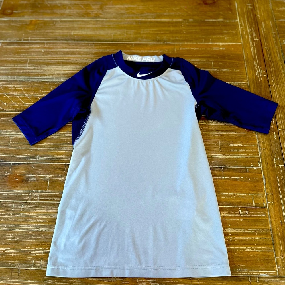 Boys Nike dri-fit shirt, sz xs